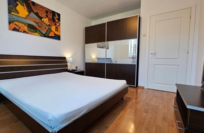 Alquiler de amplios apartamentos de 2 habitaciones, 55 m², en el distrito de Tomis Nord, Constanța, Rumanía